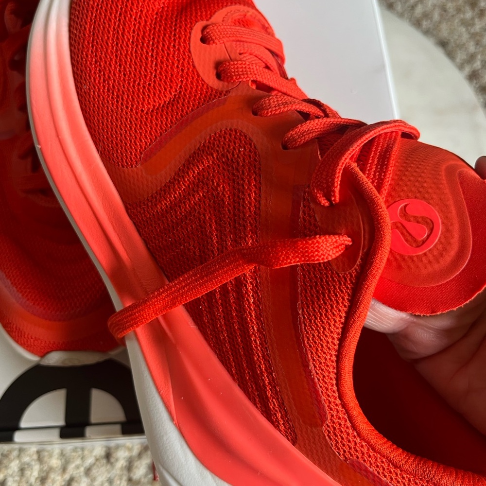 Women’s  Lululemon Blissfeel Run 2 in Solar Orange - Picture 14 of 15